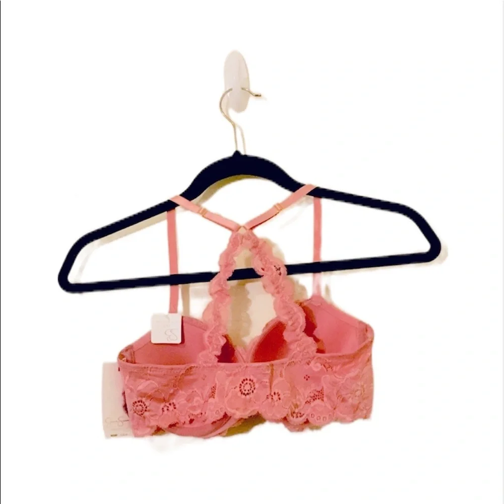 NWT Jessica Simpson: Size 34C Rose Racerback Lace Bra